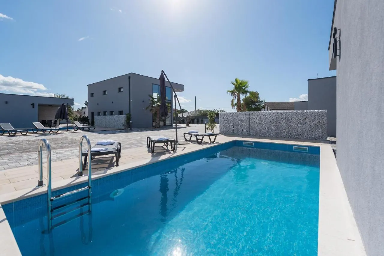Exclusive Villas Resort & Spa Vir